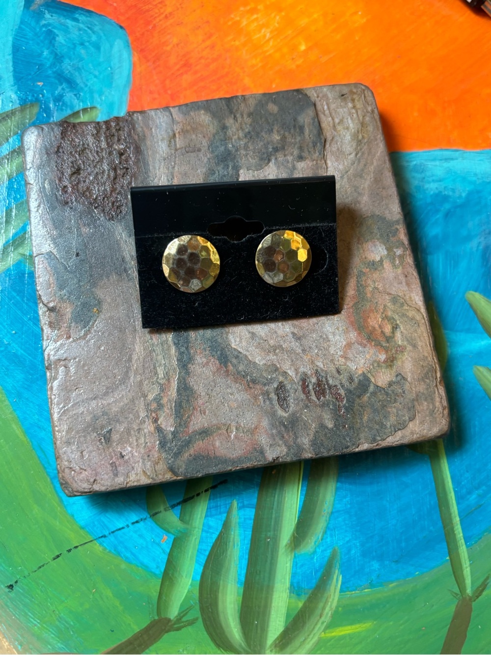 Hammered gold stud earrings
